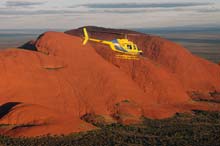 Survol en hélicoptère, Ayers Rock, Territoire du Nord, Australie